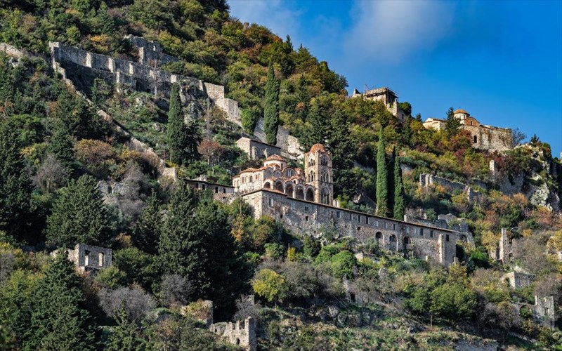 apodrasi-sti-buzantini-kastropoliteia-tou-mustra