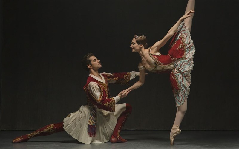 o-koursaros-kai-ta-mpaleta-mpolsoi