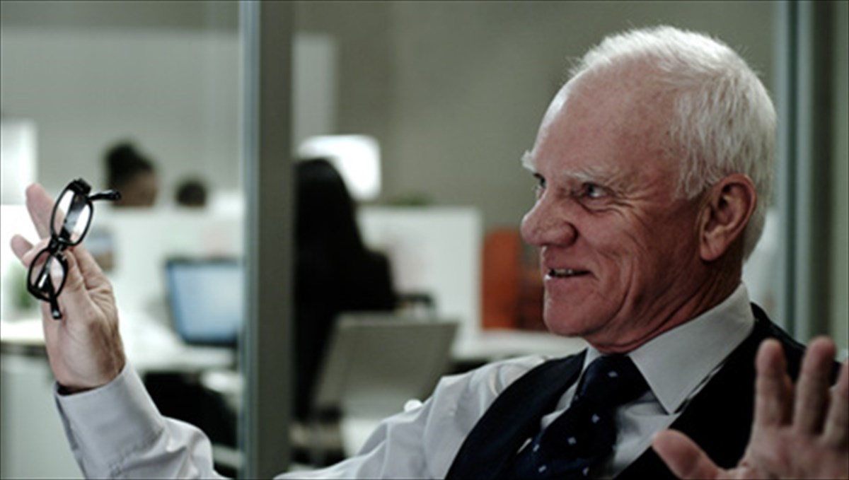 mia-prasini-istoria-to-amerikaniko-oneiro-enos-daimoniou-ellina