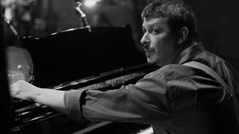 i-apobathra-tou-trenou-sto-rouf-paizei-jazz