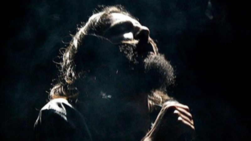 o-leonidas-mpalafas-under-the-moonlight