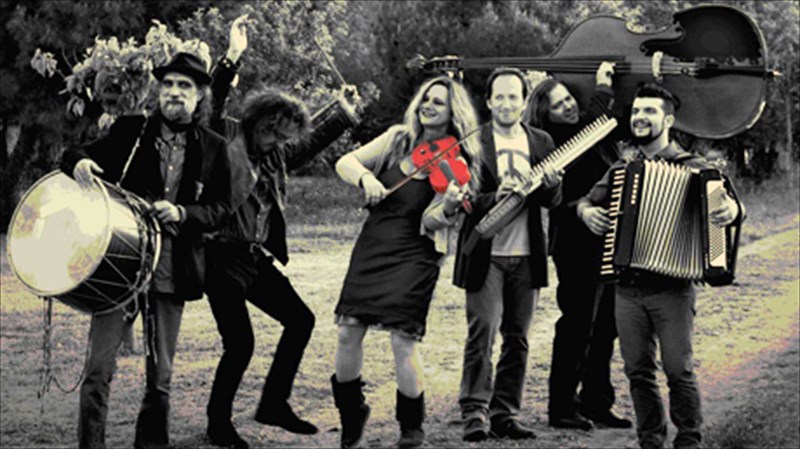 eurempoutsikamegaro-to-asteri-elampse-ki-i-euxi-pragmatopoiithike-euxi-pragmatopoiithike