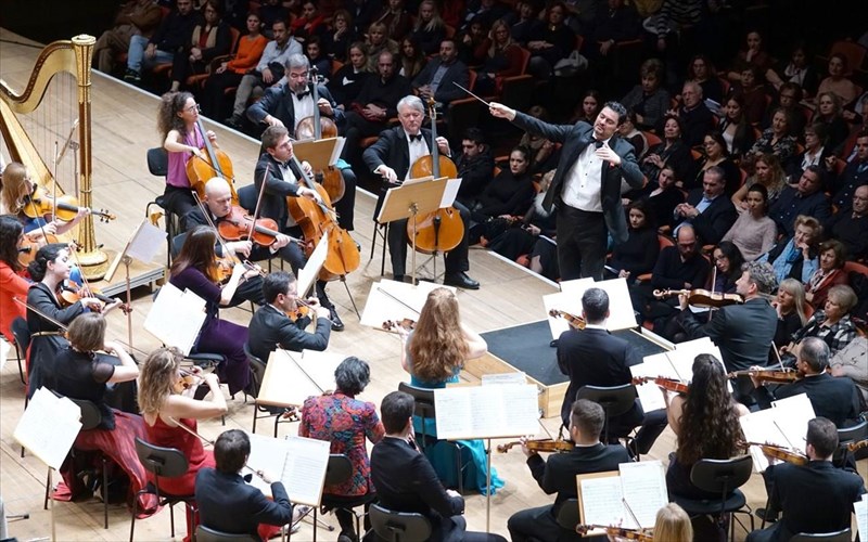 to-family-concert-ton-xristougennon-apo-tin-kamerata-kai-ton-giorgo-petrou