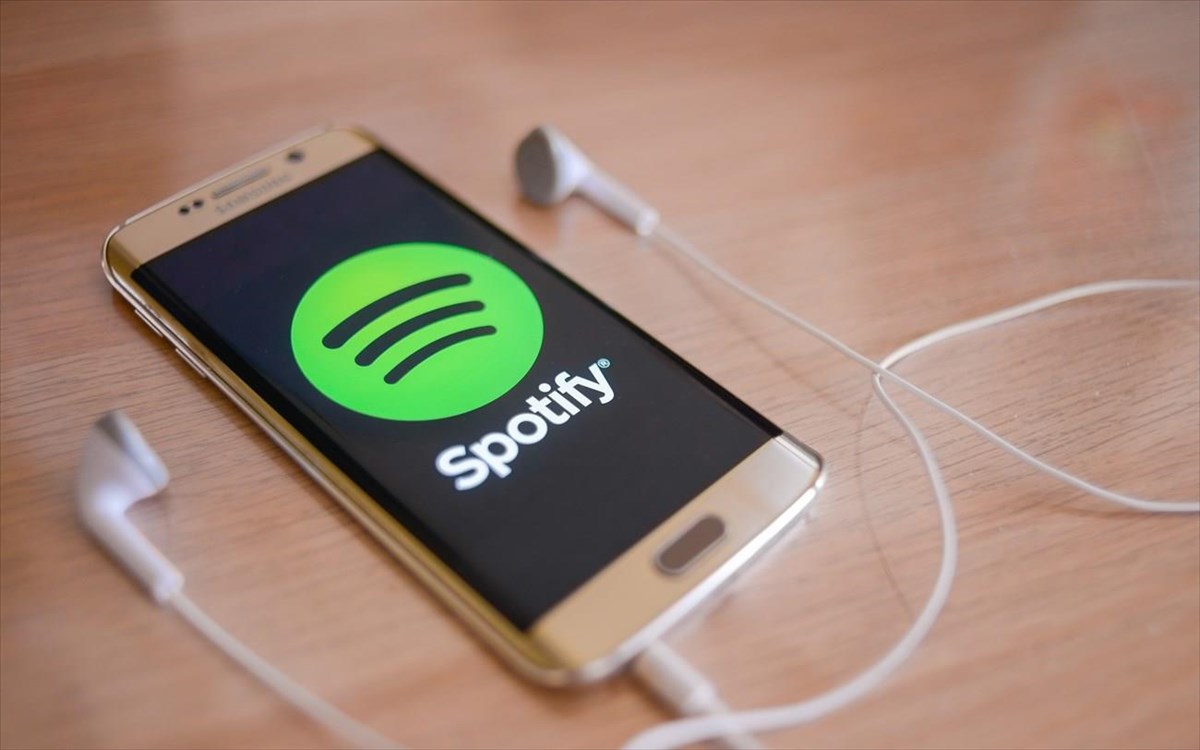 spotify-smartphone-kinito-mousiki