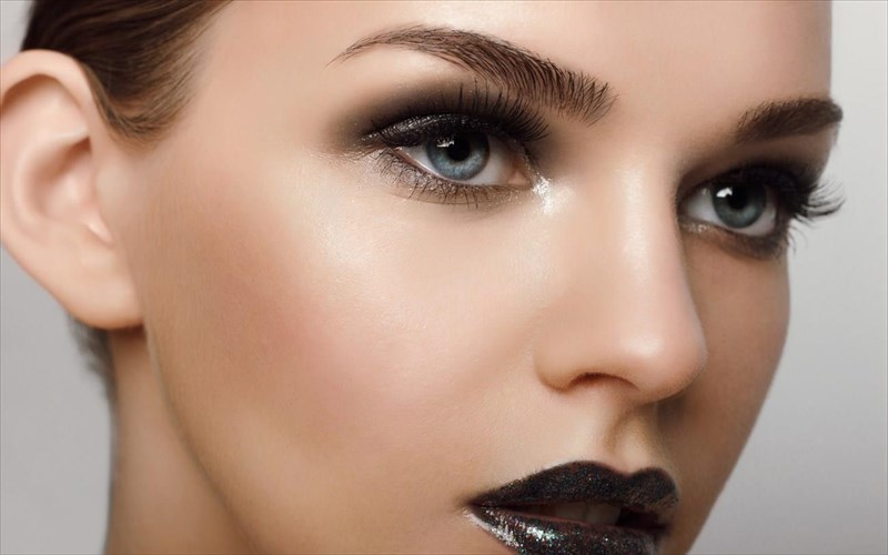 etsi-xtizetai-ena-sagineutiko-blemma