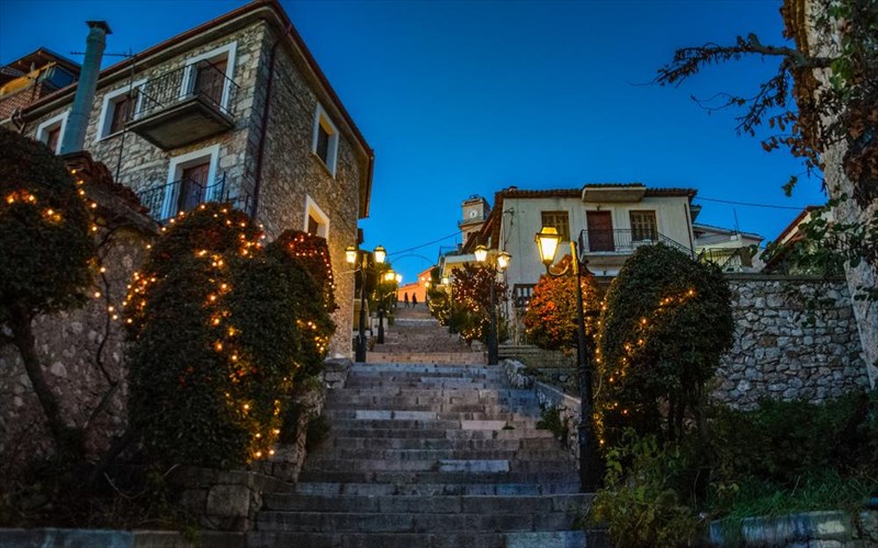 pos-stolizetai-i-ellada-ta-xristougenna-ellada-ta-xristougenna