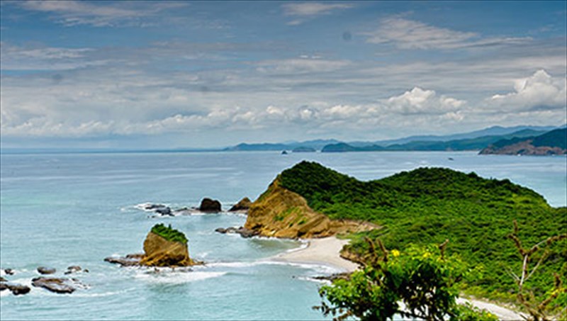 10-apomonomenes-paralies-tou-kosmou