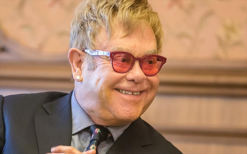 poia-einai-i-kaluteri-sumbouli-pou-elabe-pote-o-elton-John-elton-John