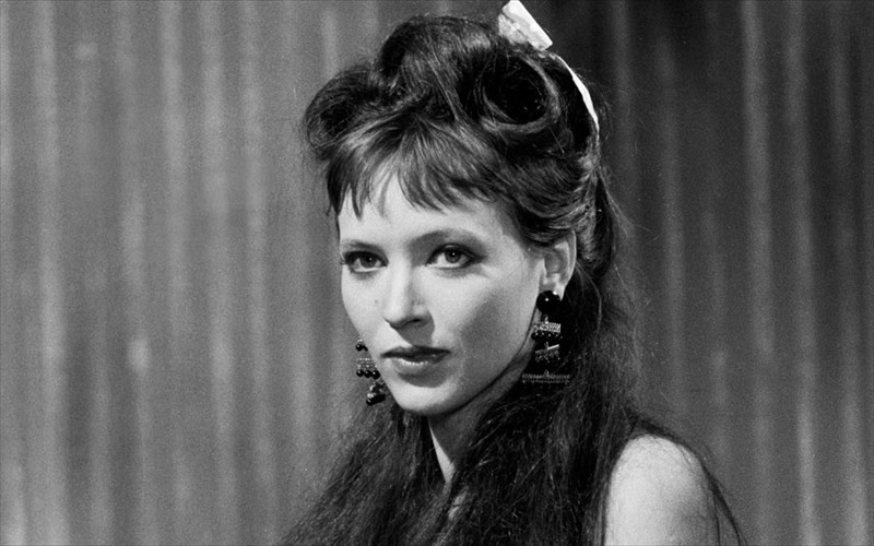 efuge-i-anna-karina-i-mousa-stou-Jean-luc-godard-mousa-stou-Jean-luc-godard