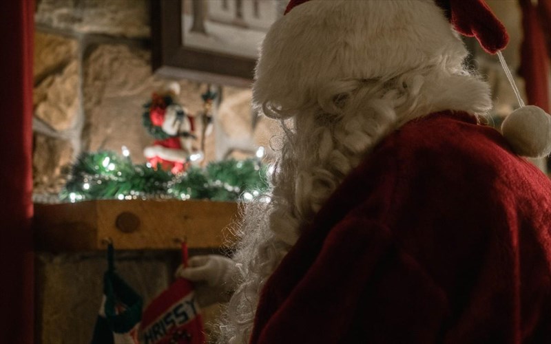 xristougenna-ston-elliniko-kosmo