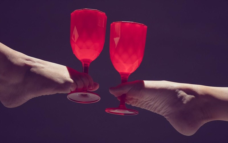 to-skrow-theatre-enonei-dunameis-me-ti-dramatiki-sxoli-arxi-tis-nellis-karra