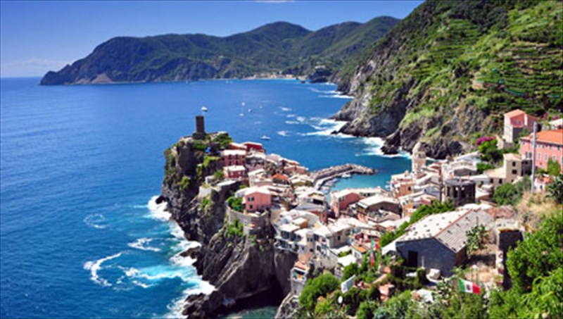 cinque-terre-pente-zografies-stis-dutikes-aktes-tis-italias