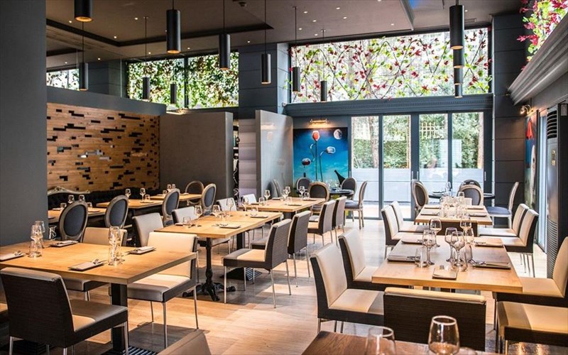 avant-garde-to-marousi-exei-neo-steki-gia-krasi-kai-fagito