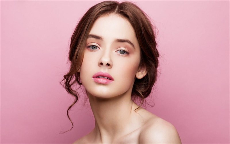 mathete-tin-sosti-texniki-tou-no-makeup-makeup