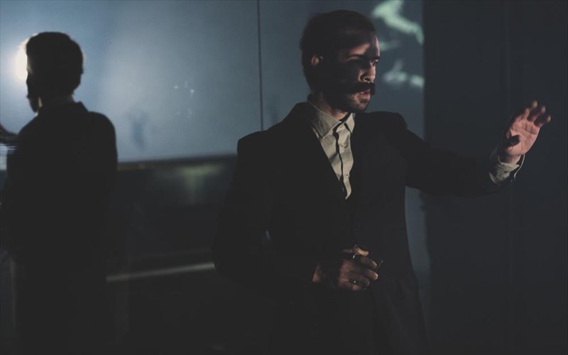 xristos-kapenis-i-texni-dinei-trofi-gia-na-metafrastei-diaforetika-i-zoi-kai-i-kathimerinotita-mas-kathimerinotita-mas