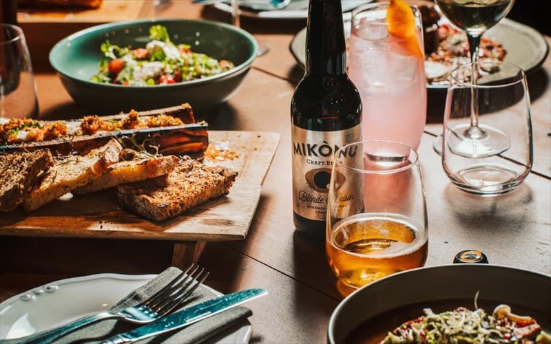 to-lost-athens-mas-dinei-allon-ena-logo-na-kateboume-sto-pagkrati