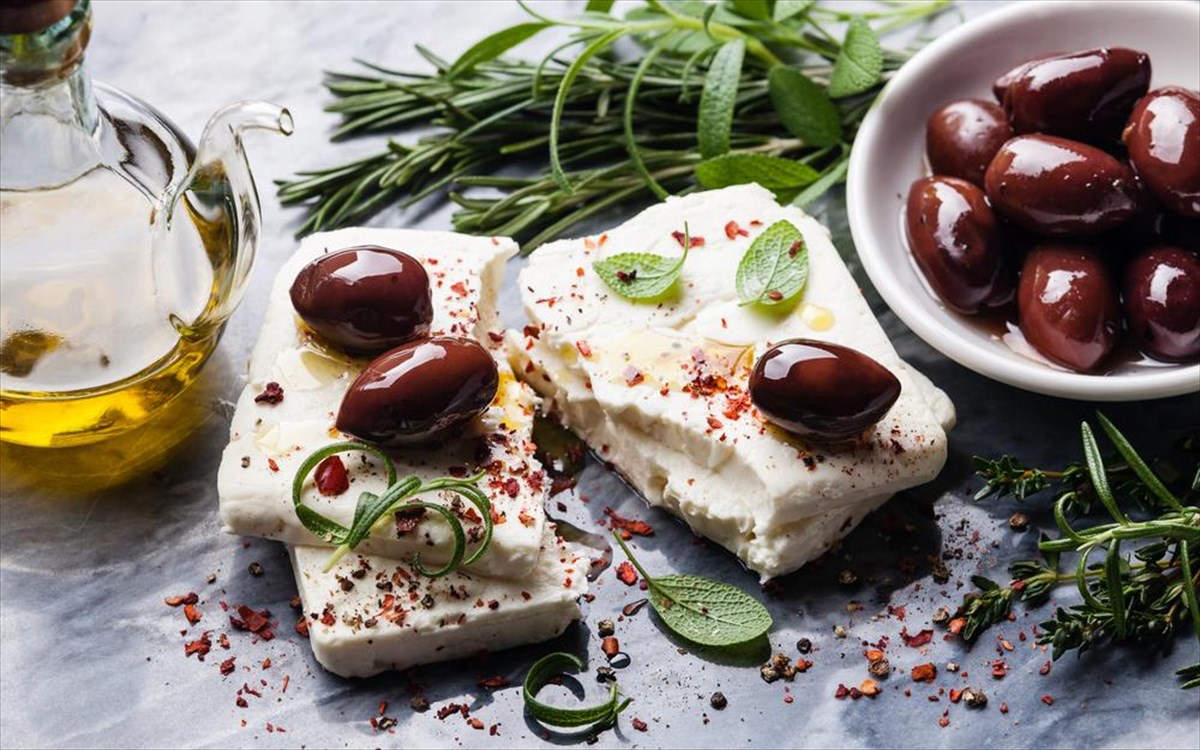 feta-elies-elaiolado-elliniki-kouzina