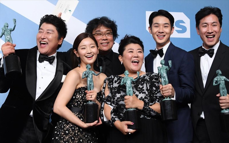 thriambos-gia-ta-parasita-sta-screen-actors-guild-awards