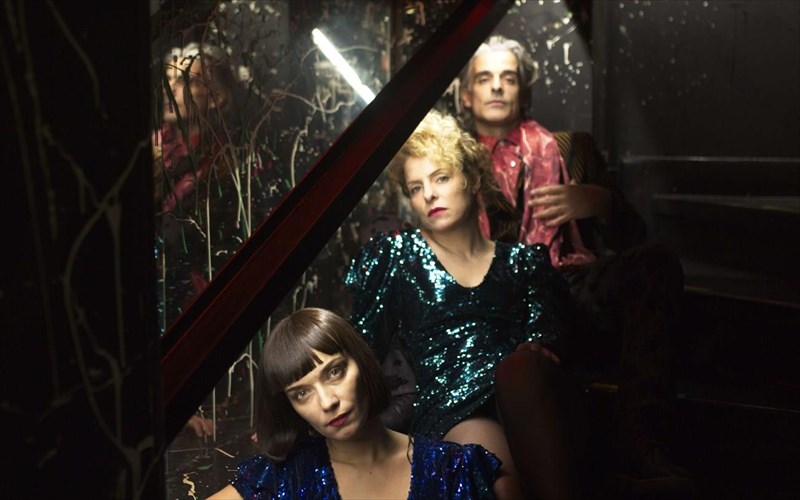 epikindunes-sxeseis-gia-tin-omada-blindspot