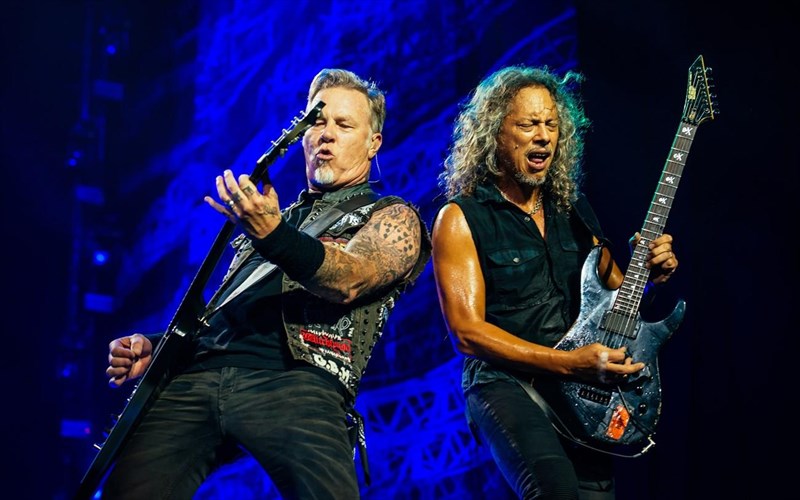 oi-metallica-paradexontai-pos-telika-exasan-tin-maxi-me-tin-diadiktuaki-peirateia