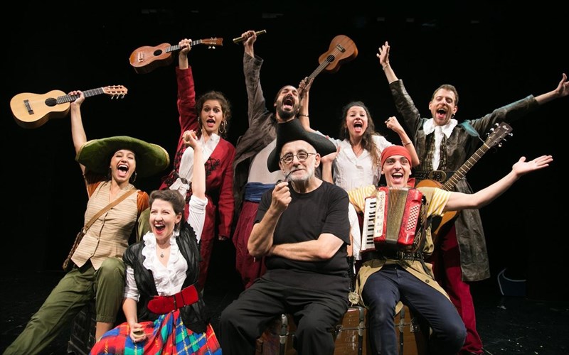 os-tin-akri-tou-kosmou-tis-marias-papagianni-sti-mnimi-tou-thanou-mikroutsikou