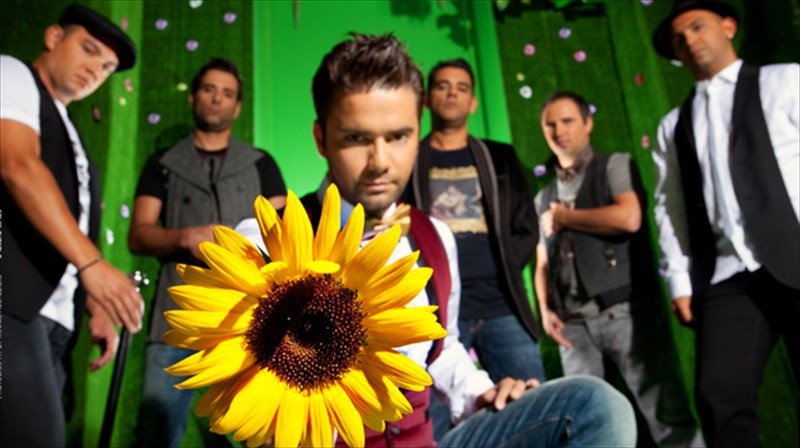 oi-prigkipes-tis-ellinikis-pop-skinis-sto-gkazi