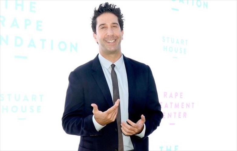 filarakia-ti-blepei-o-david-schwimmer-anti-gia-to-reunion-david-schwimmer-anti-gia-to-reunion