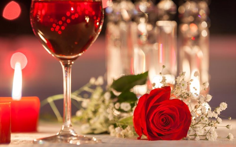 ta-eidi-krasiou-pou-tairiazoun-ston-agio-balentino