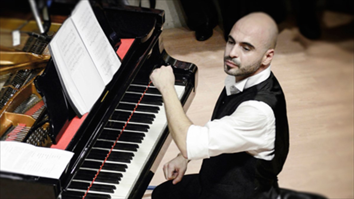 eroteumenos-saikspir-ki-erotokritos-me-fonto-to-aigaio