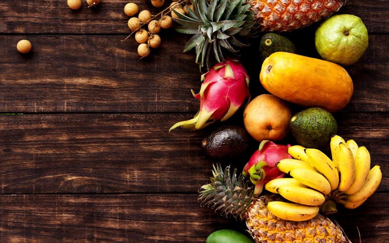 epta-tropika-frouta-pou-mas-kanoun-kalo