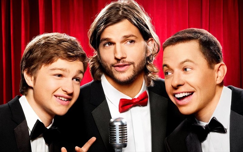 o-ashton-kutcher-kseperase-tin-demi-moore-xari-stin-tileoptiki-tou-oikogeneia