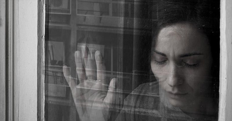 aulona-lupa-o-erotas-tha-einai-panta-suntriptikos-kai-abussaleos