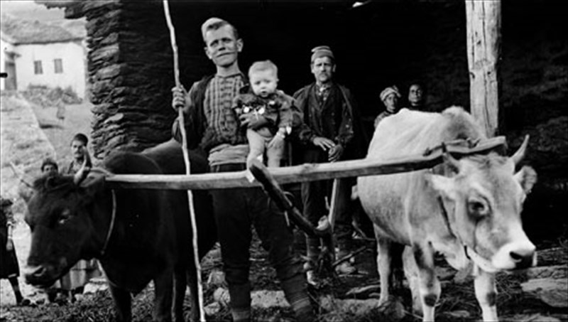 to-portraito-tis-akritikis-elladas