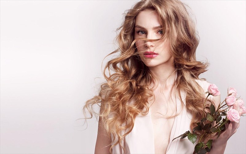 pos-oi-aisthiseis-sas-mporoun-na-epibradunoun-ti-giransi-tis-epidermidas-sas