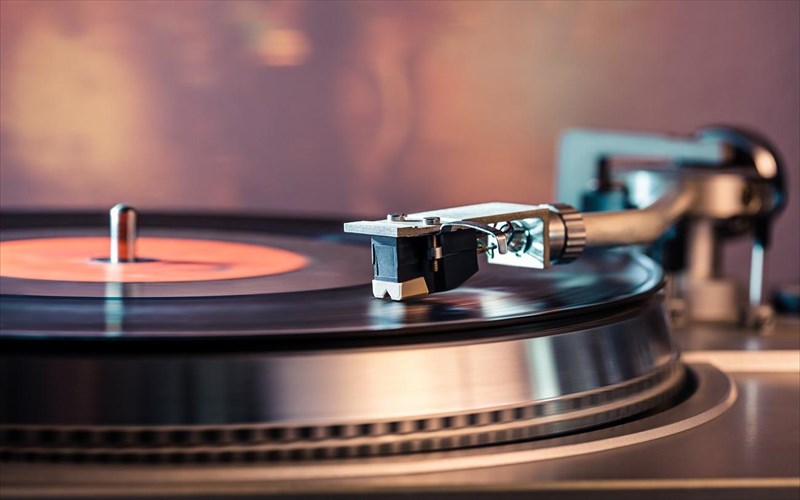 katastrofiki-purkagia-apeilei-tin-pagkosmia-paragogi-diskon-binuliou