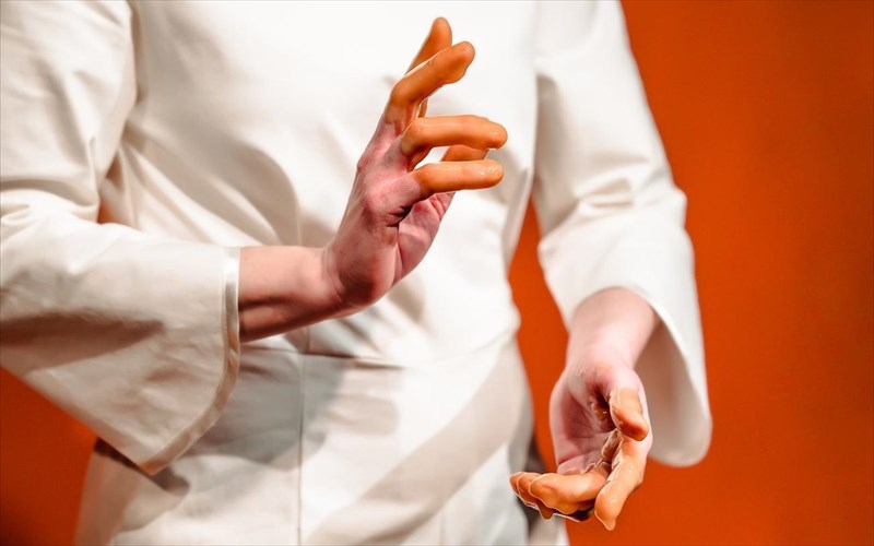 i-soupa-serbiretai-zesti-sto-theatro-ison