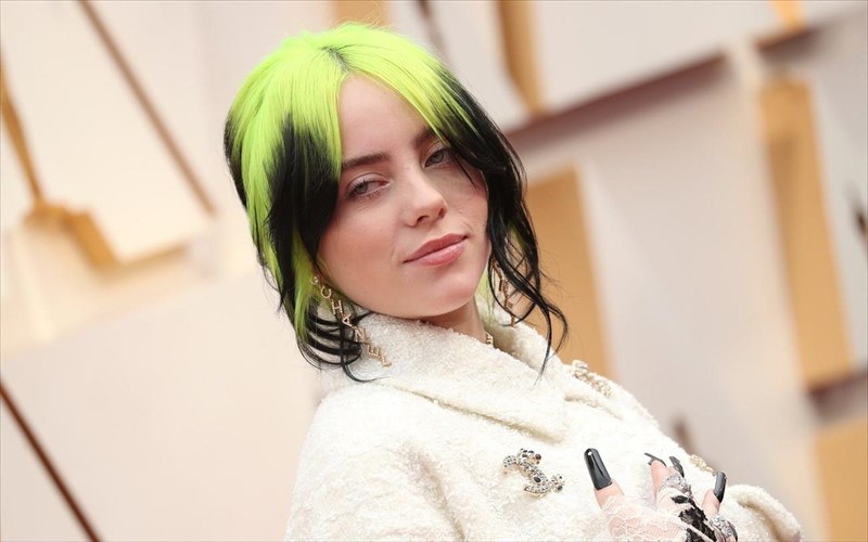 billie-eilish-apogoiteumeni-apo-tin-proxeiri-ermineia-tis-sta-oskar