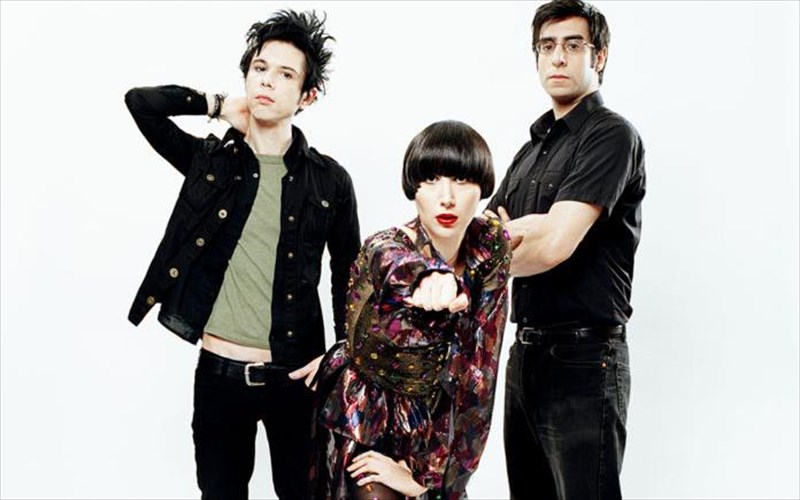 epistrefoun-me-neo-almpoum-oi-yeah-yeah-yeahs