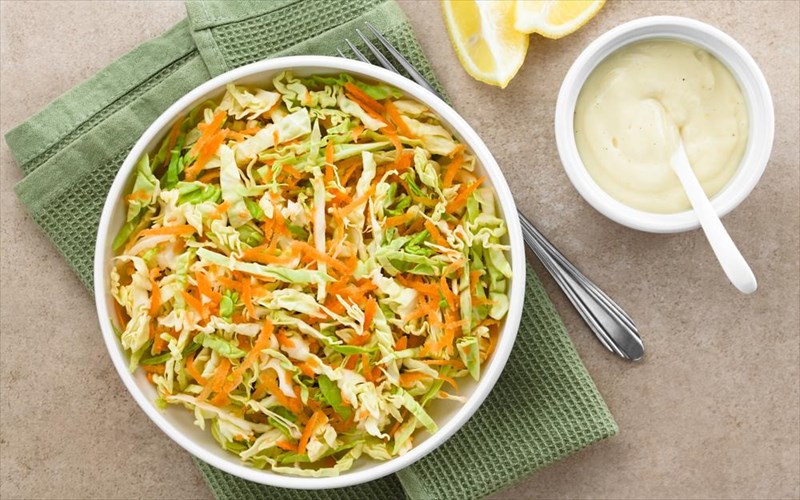 epta-eksupnes-idees-gia-ugieina-kai-nostima-ntresingk-sti-salata