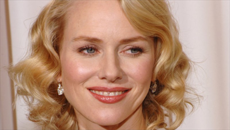 naomi-watts-metafusiki-sundesi-me-tin-prigkipissa-ntaiana