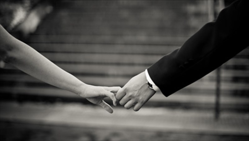 i-istoria-enos-erota-sti-dini-tis-istorias