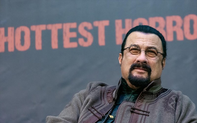 ta-kruptonomismata-ebalan-se-mpelades-ton-steven-seagal