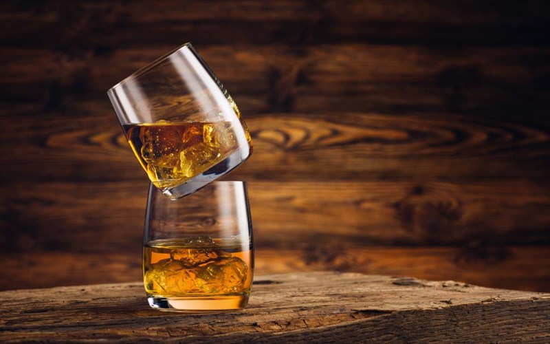 gnorizete-tis-diafores-anamesa-sta-basika-ouiski