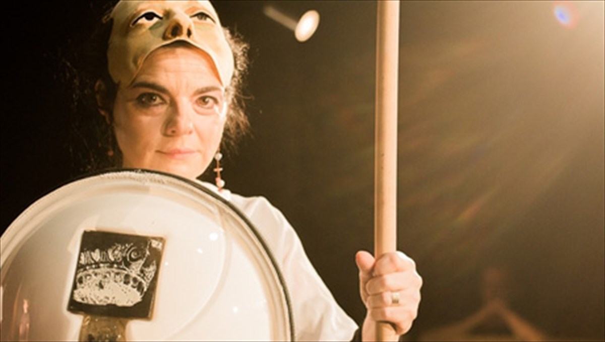 world-crisis-theatre-ena-theatriko-festibal-gia-tin-krisi