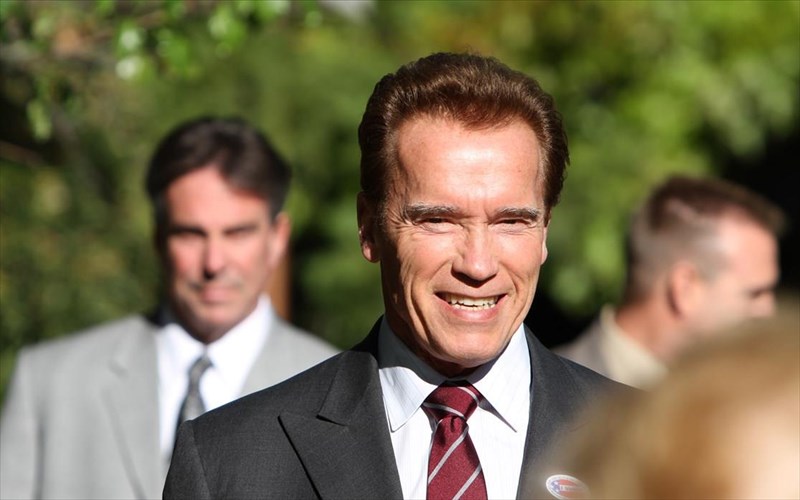 arnold-schwarzenegger-enantion-rosikou-rompot-sta-dikastiria