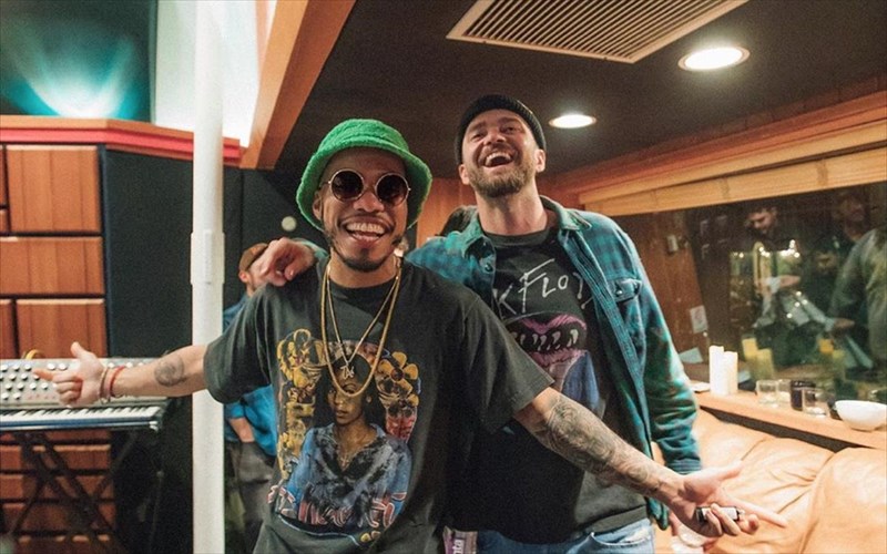 den-xalaronoun-Justin-timberlake-kai-anderson-paak-sto-neo-single-tous