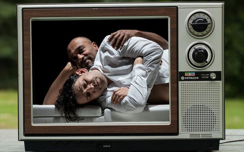 to-theatro-texnis-kai-sto-spiti-gia-parakolouthisi-parastaseon-logo-koronaiou