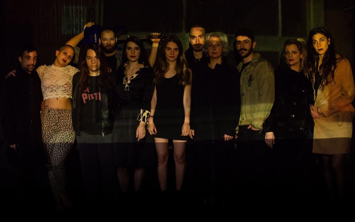 eimai-dolofonos-i-douleia-mou-einai-na-skotono-anthropous-douleia-mou-einai-na-skotono-anthropous