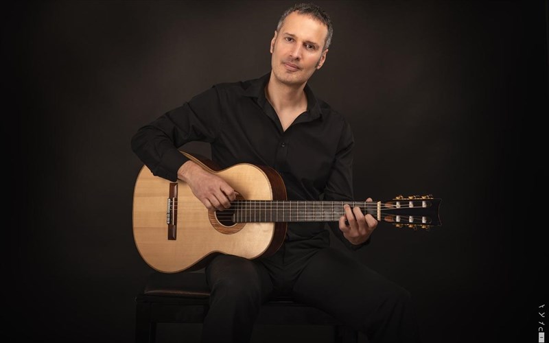 manolis-androulidakis-eixa-mia-periergi-bebaiotita-oti-tha-gino-kitharistas-apo-paidi