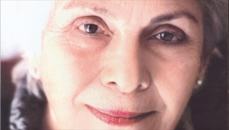 oi-stixoi-tis-kikis-dimoula-xoreuoun-kai-pali-sto-theatriko-sanidi